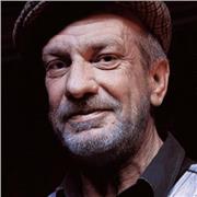 Profesor nativo da clases de inglés